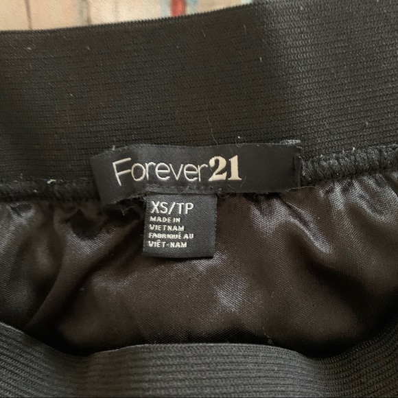 Floral mini skirt - Picture 3 of 4